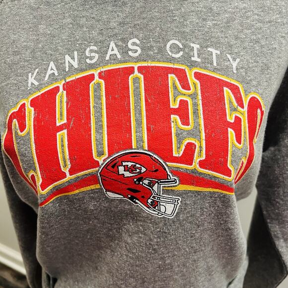 Kansas City Chiefs Football NFL Apparel Women’s Sweatshirt NWT Small (A2) - Picture 3 of 5